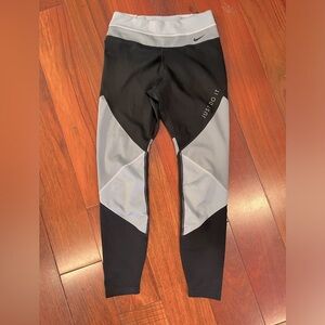 Nike Just Do It Cropped Leggings sz s